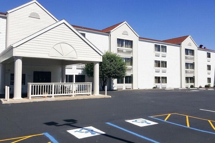 Motel 6 Maryland Heights MO