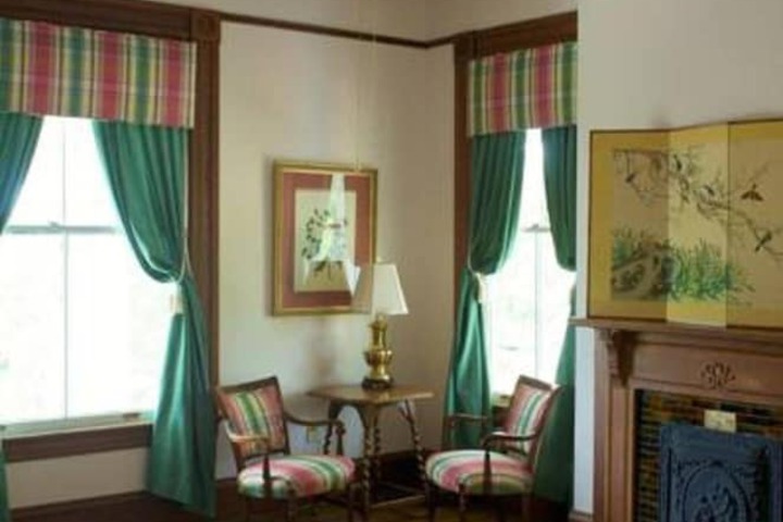 Lookaway Inn