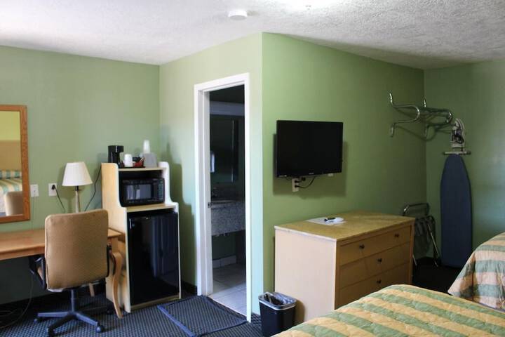 Room 14 of 16