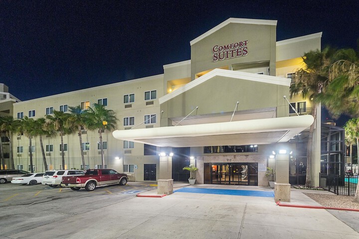 Hotel 5 of 65