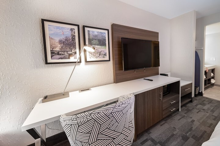 Room 50 of 108