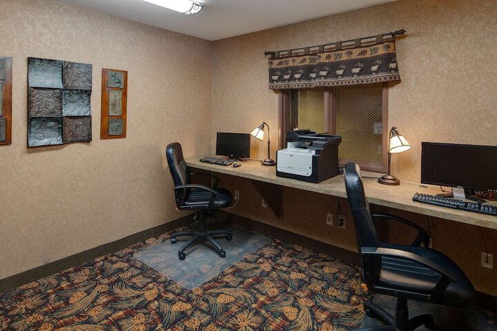 Business Center 52 of 52