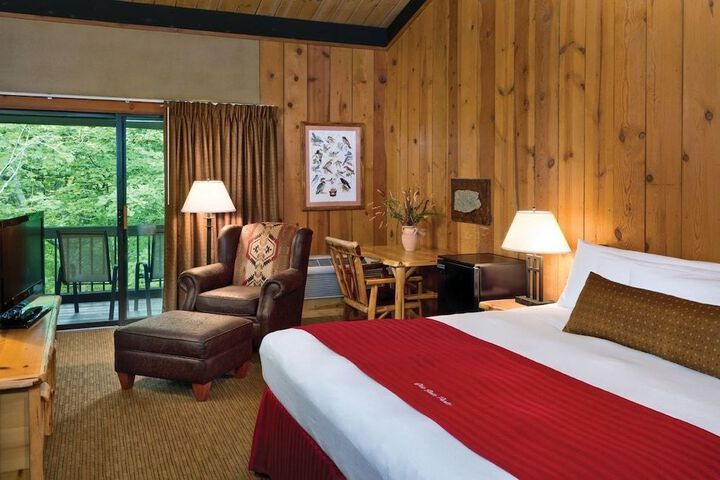 SHAWNEE LODGE
