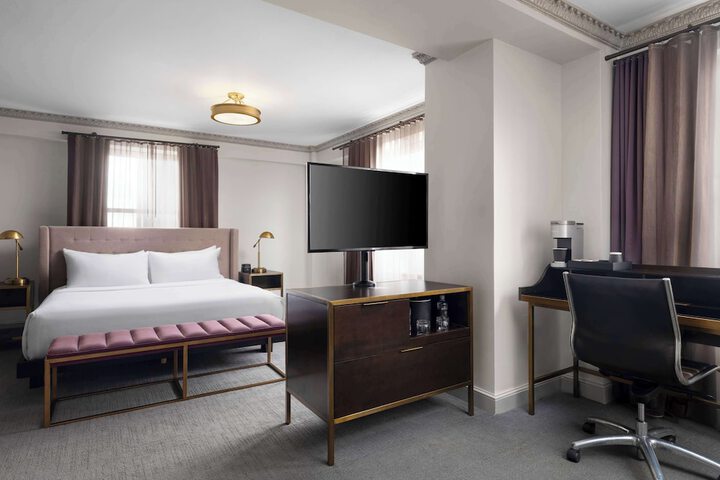 Hotel Phillips Kansas City Curio Collection by Hilton