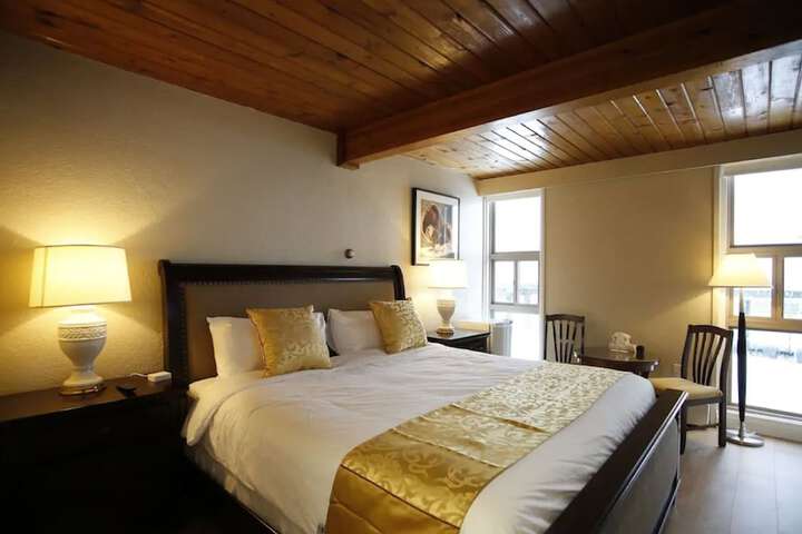 Grizz Hotel