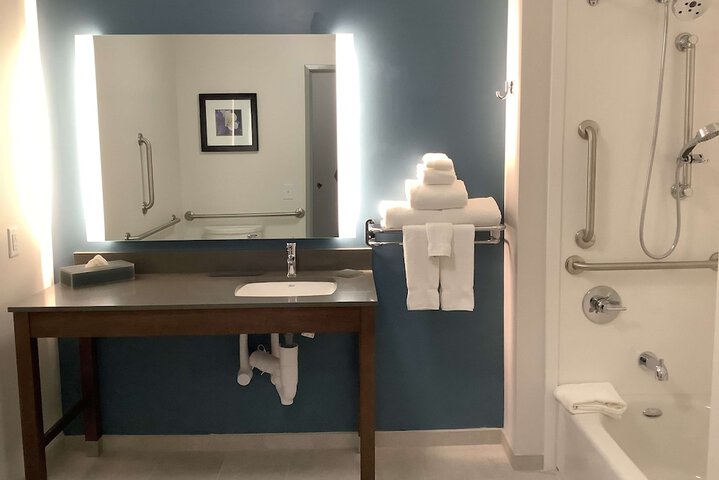 Room 16 of 31