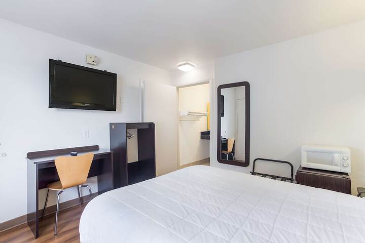 Room 9 of 31