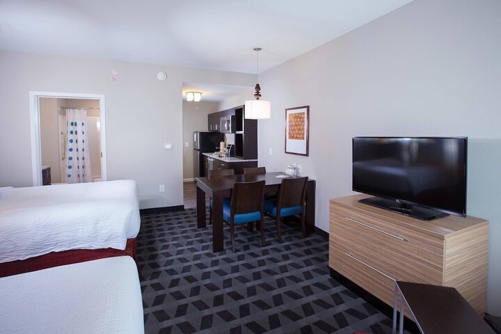 Room 32 of 41