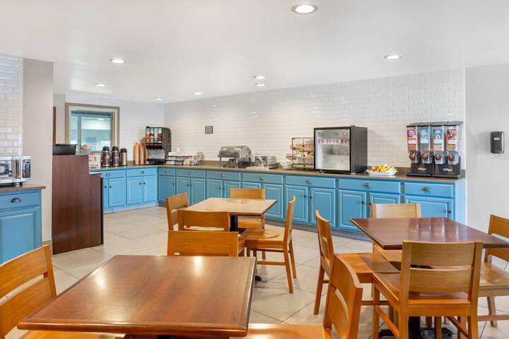 Country Inn & Suites by Radisson Georgetown, KY
