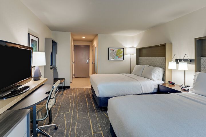 Room 35 of 73