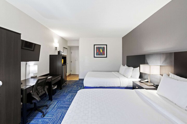 Room 19 of 62