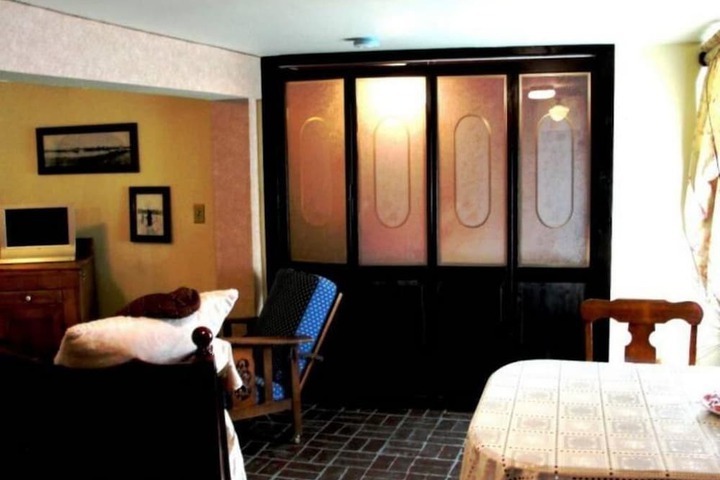 Room 50 of 76