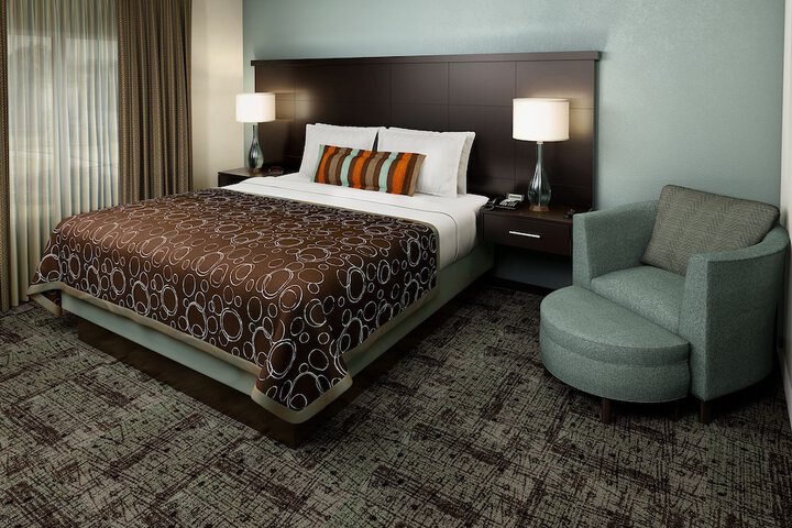 Staybridge Suites Lincolnshire by IHG