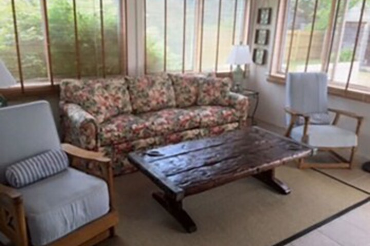 15 Bayberry Rd