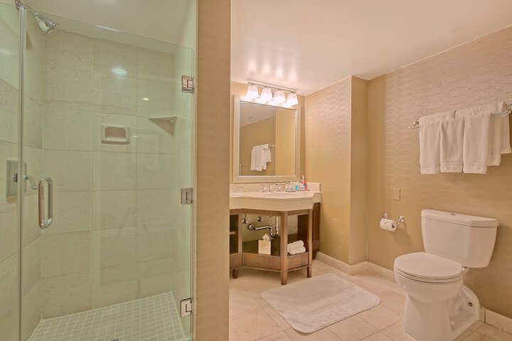 Omni Los Angeles Hotel at California Plaza