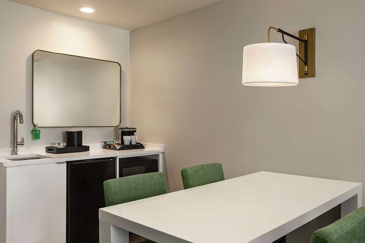 Room 71 of 121