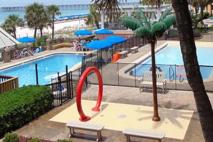 The Driftwood Lodge