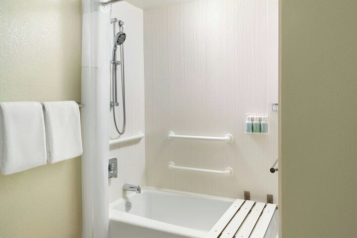 Courtyard by Marriott Toledo Rossford / Perrysburg