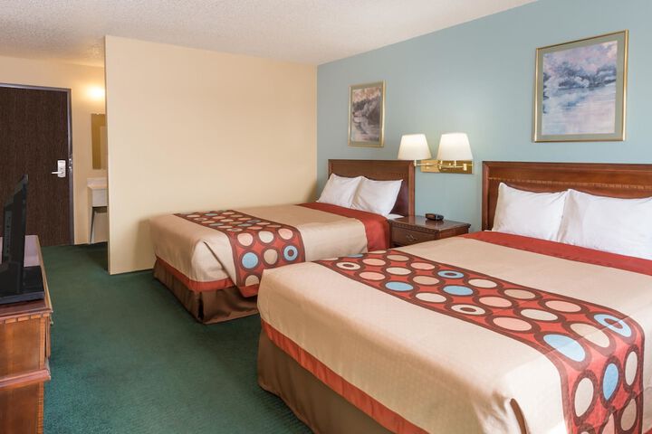 Room 4 of 20