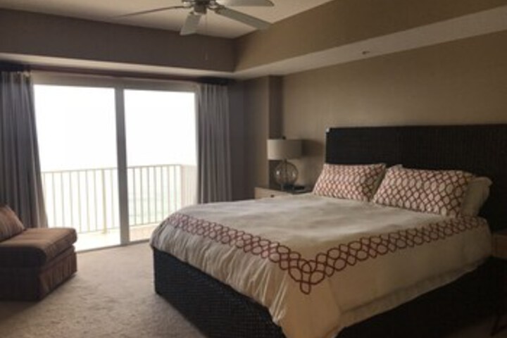 Northeast Corner Penthouse 3 BR 3 BA Sanibel 1102