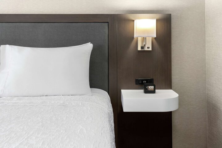 Room 33 of 65