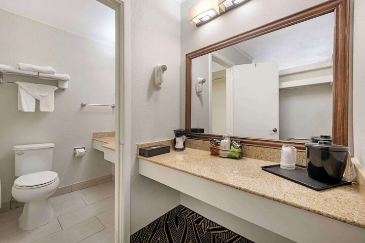 Best Western Red Carpet Inn