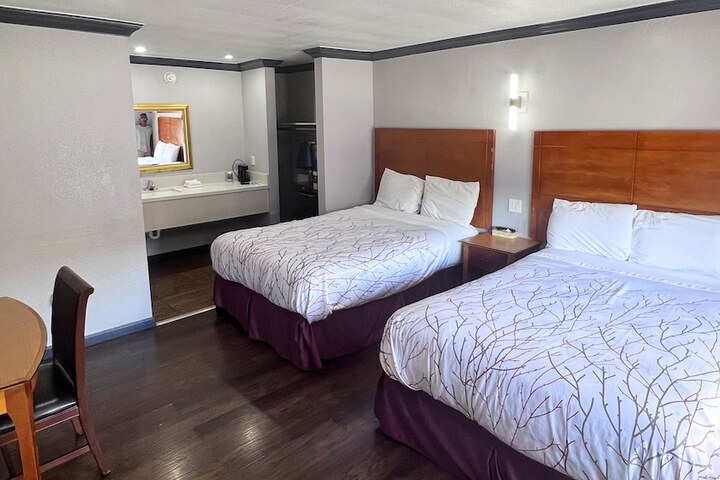 Room 21 of 29
