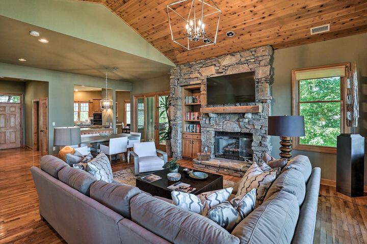 Surrounded by Natl Forest: Condo w / Majestic View