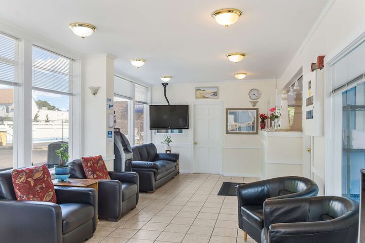 Americas Best Value Inn & Suites Hyannis Cape Cod