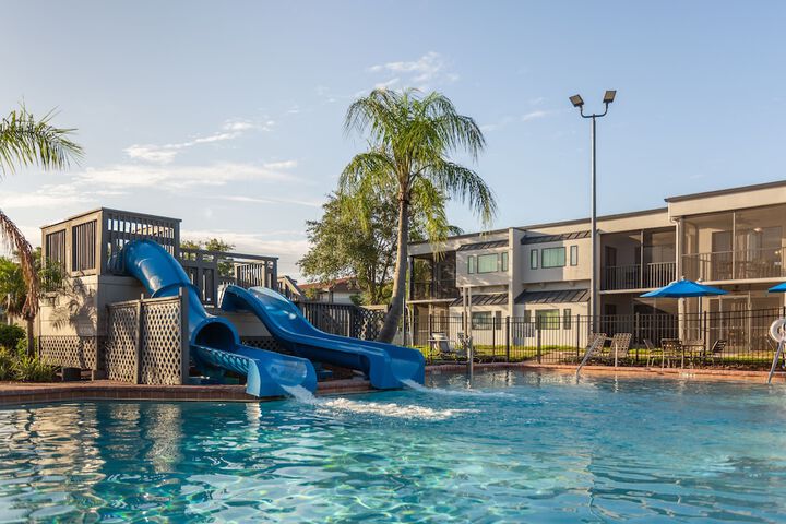 Pool 4 of 24