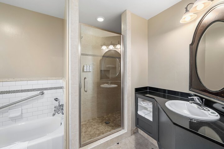Cambria Pines Lodge