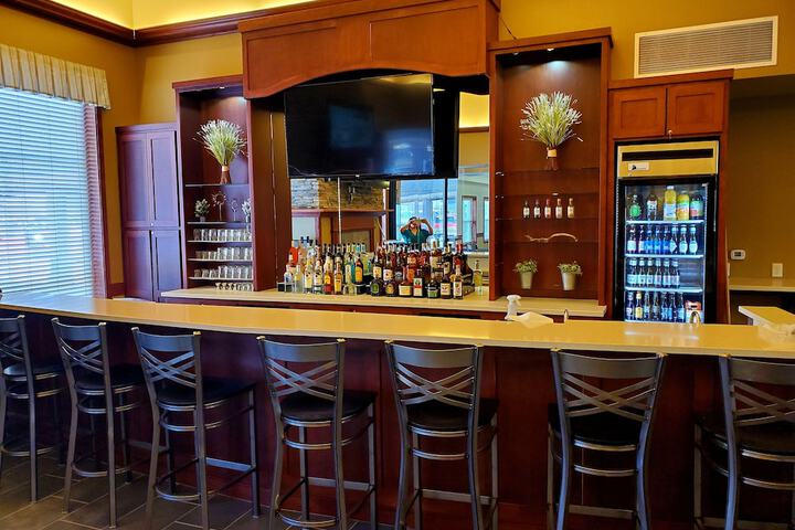 Clarion Hotel & Suites Williston