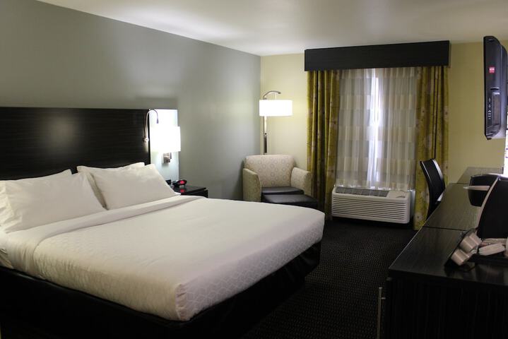 Room 14 of 28