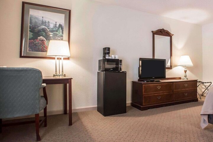 Room 19 of 33