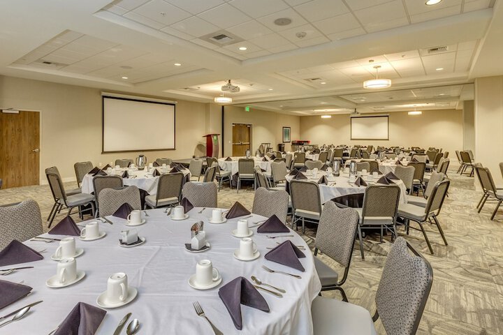 Holiday Inn & Suites Bellingham by IHG