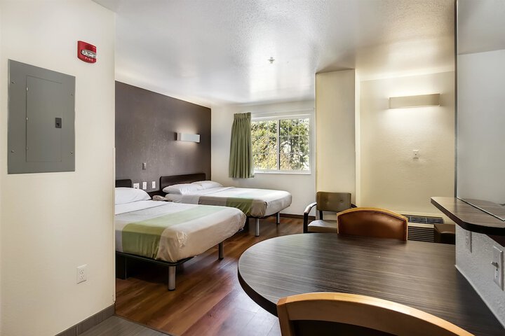 Room 22 of 28