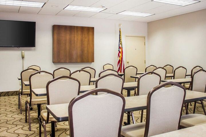 Comfort Inn & Suites Dayville - Killingly Industrial Park