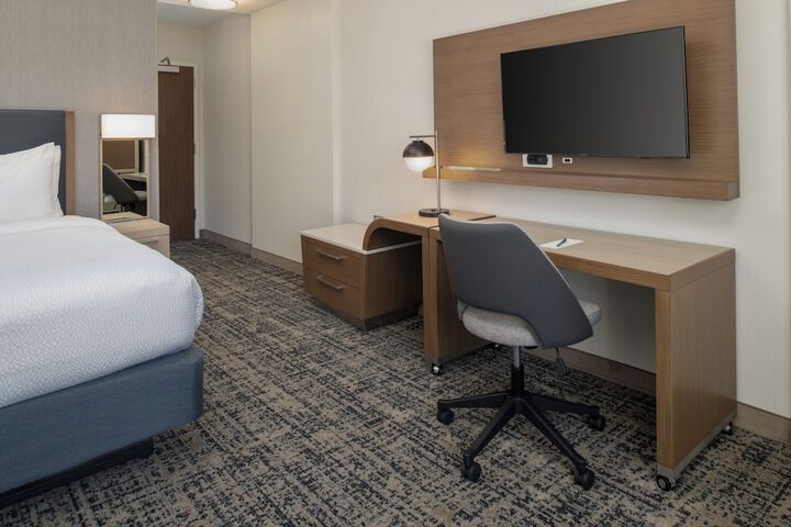 Courtyard by Marriott Houston City Place