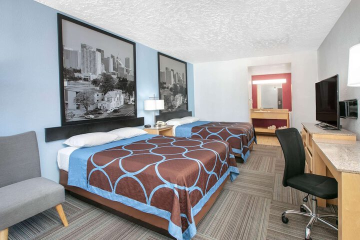 Room 9 of 21