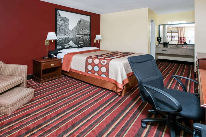 Room 8 of 31