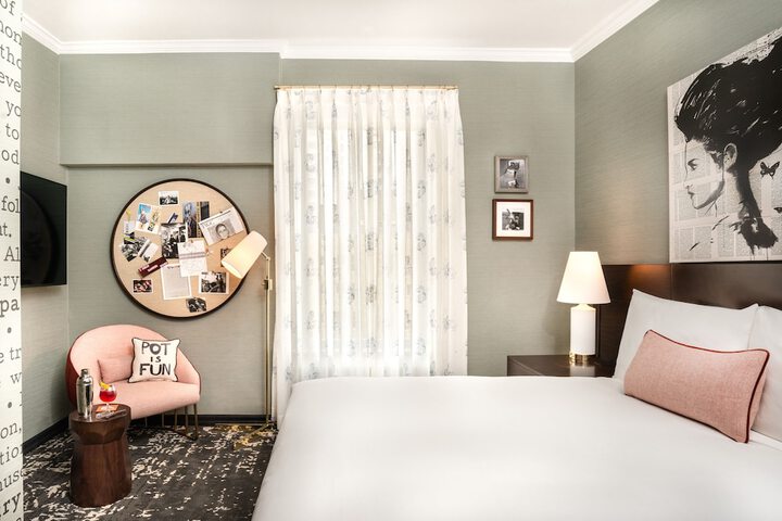 Room 34 of 51