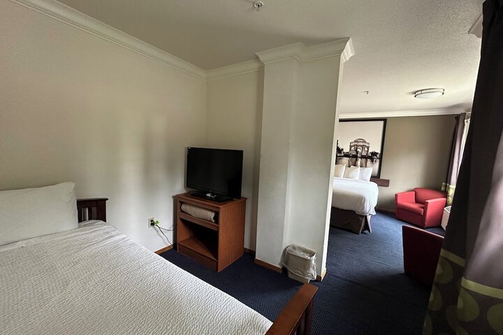 Room 17 of 87