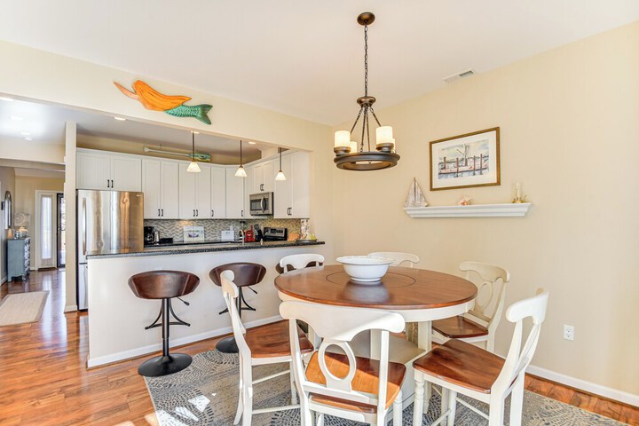 Walk to Beach: Home w / Pool Access in White Stone