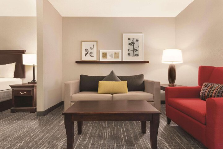 Room 11 of 26