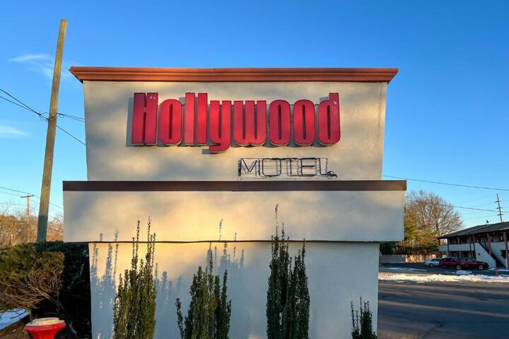 Hollywood Motel