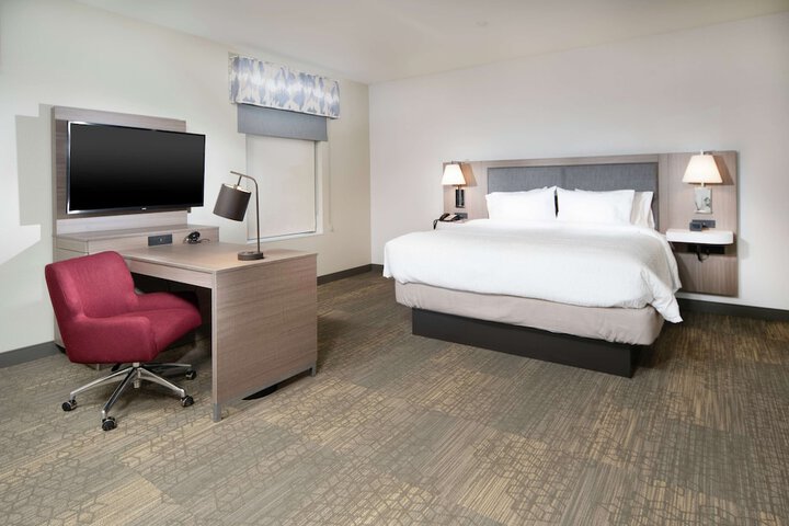 Room 14 of 33