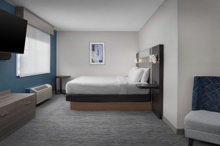 Room 15 of 51