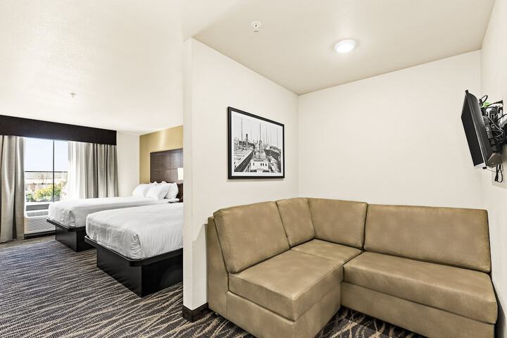Room 34 of 86