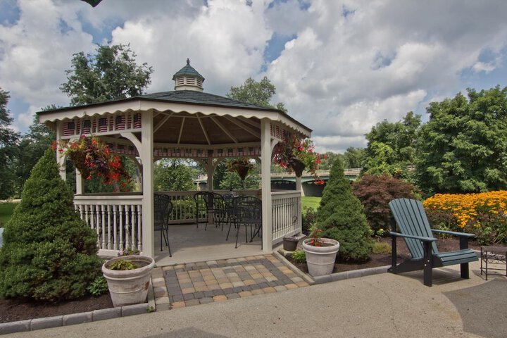 Coshocton Village Inn and Suites