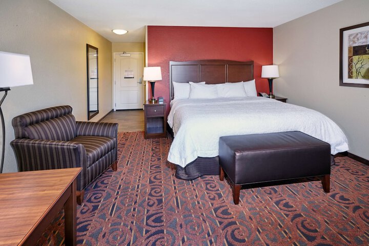 Hampton Inn & Suites Milwaukee / Franklin